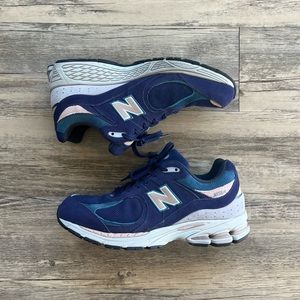 New Balance 2002R